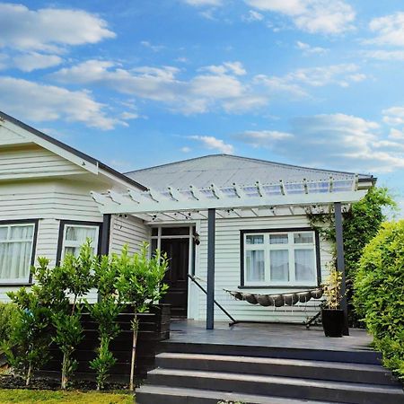 Beautiful Villa Near Everything! Крайстчърч Екстериор снимка